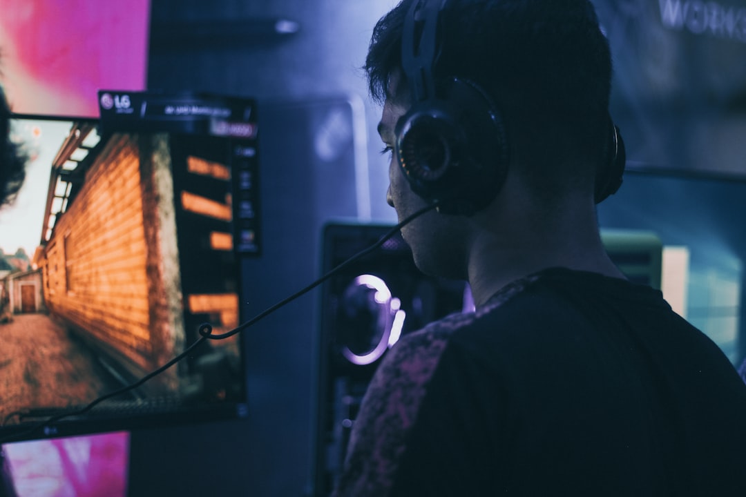 How Gaming Headphones Enhance Your Virtual Experience